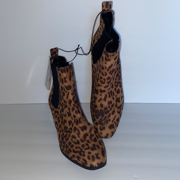 New With Tagns Animal Print Ankle boots size 9.5 - Picture 11 of 14